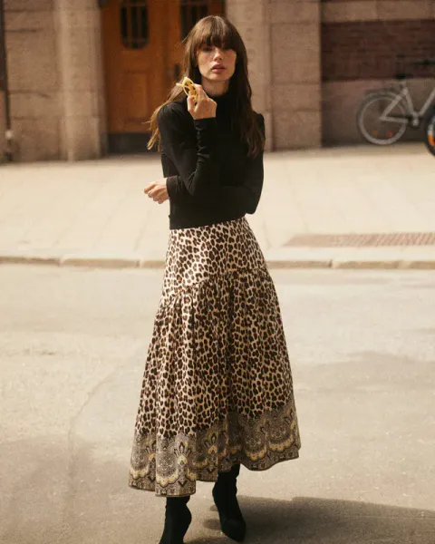 Hovedbilde byTiMo  Taffeta Midi Skirt Wild Paisley
