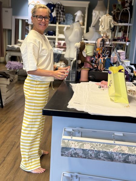 Hovedbilde by basics Pants with pocket & string  White/Lemon Curry ...