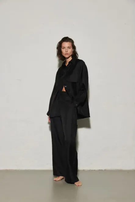 Hovedbilde ENVELOPE  Blank Shirt Black