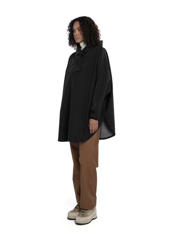 BLÆST Bergen Poncho Svart 