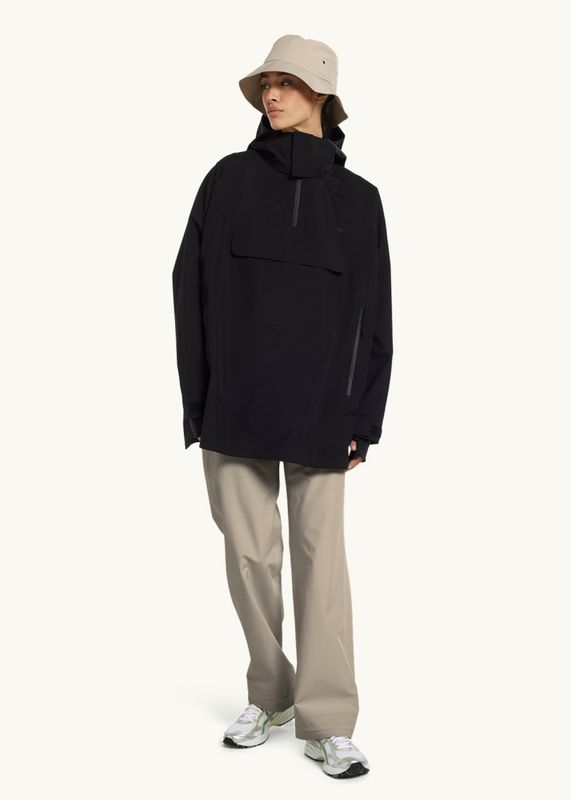 BLÆST Voss Poncho Svart